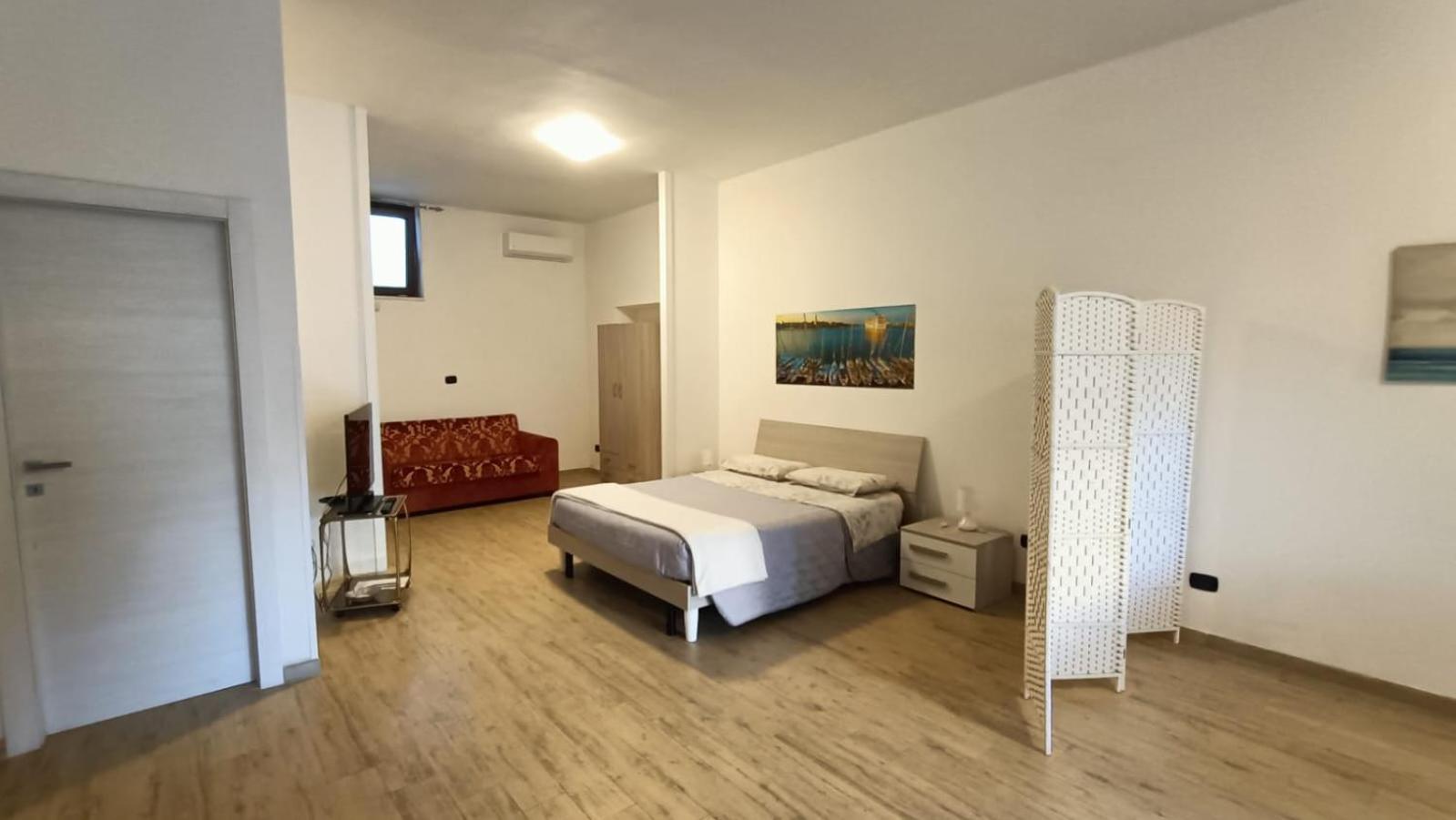 Intero Alloggio, Binario 18 Brindisi Dış mekan fotoğraf
