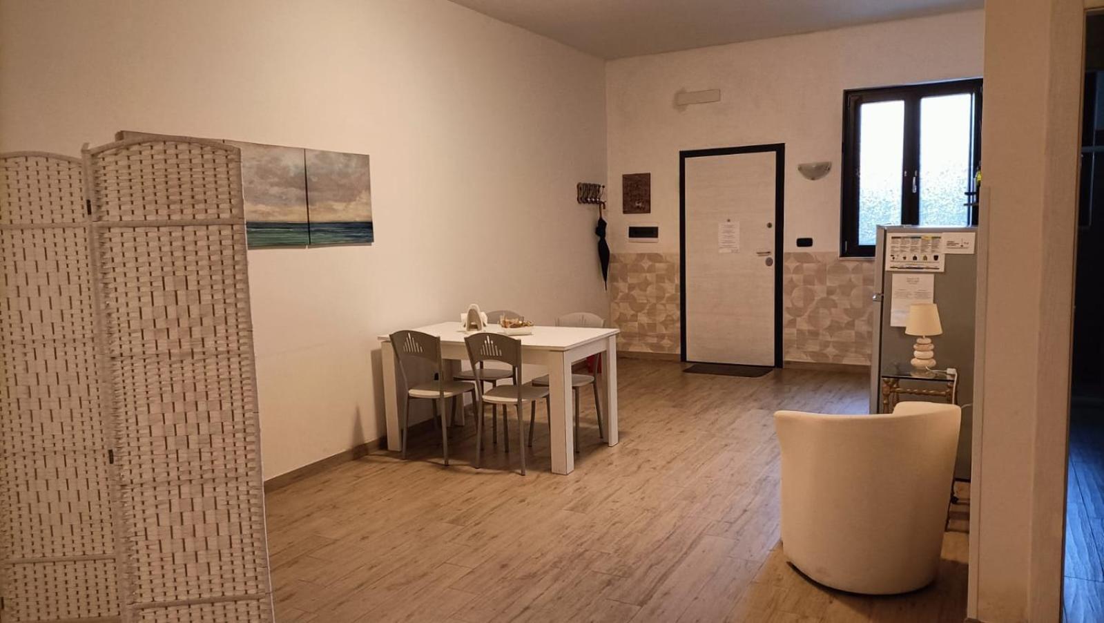 Intero Alloggio, Binario 18 Brindisi Dış mekan fotoğraf